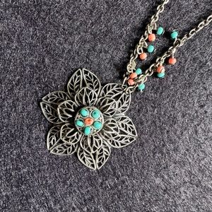 Y2K - American Eagle Antique Silver Filagree Flower Necklace